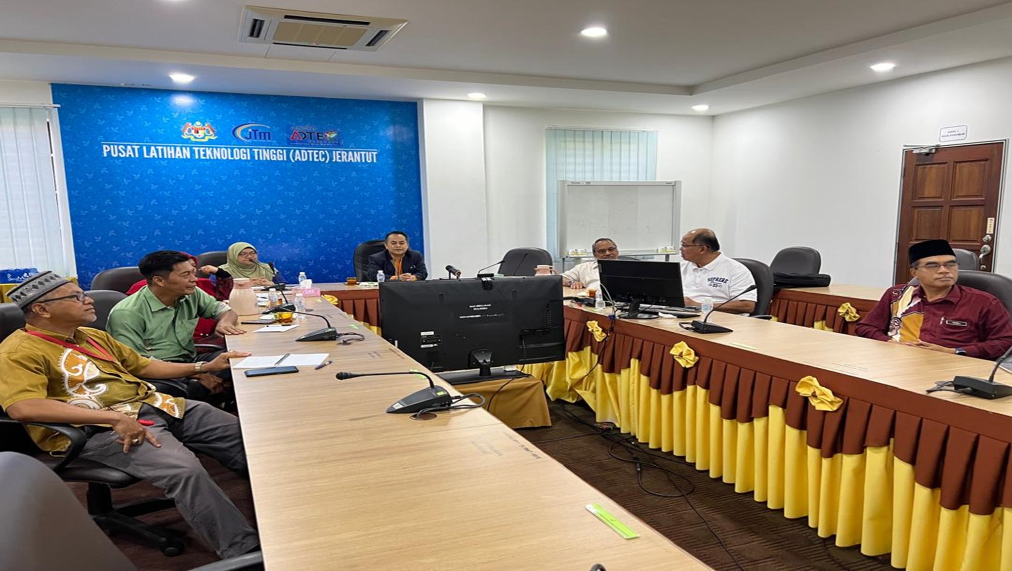 LAWATAN DAN PERBINCANGAN BERSAMA DI JERANTUT